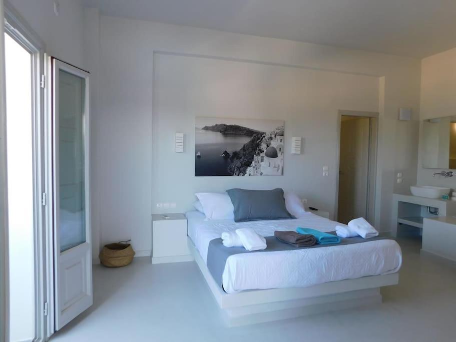 Perissa Beachfront Rooms 外观 照片