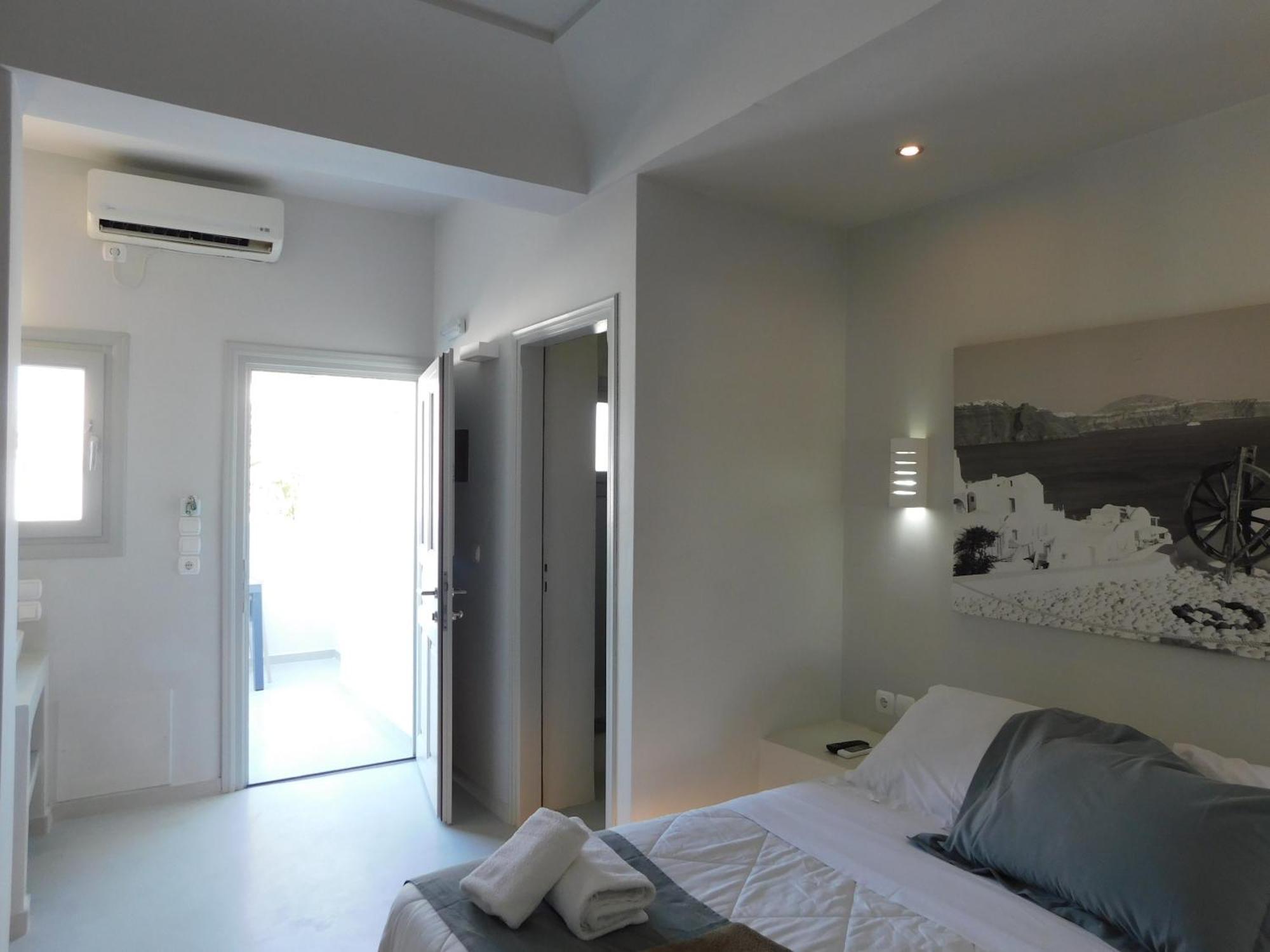Perissa Beachfront Rooms 外观 照片