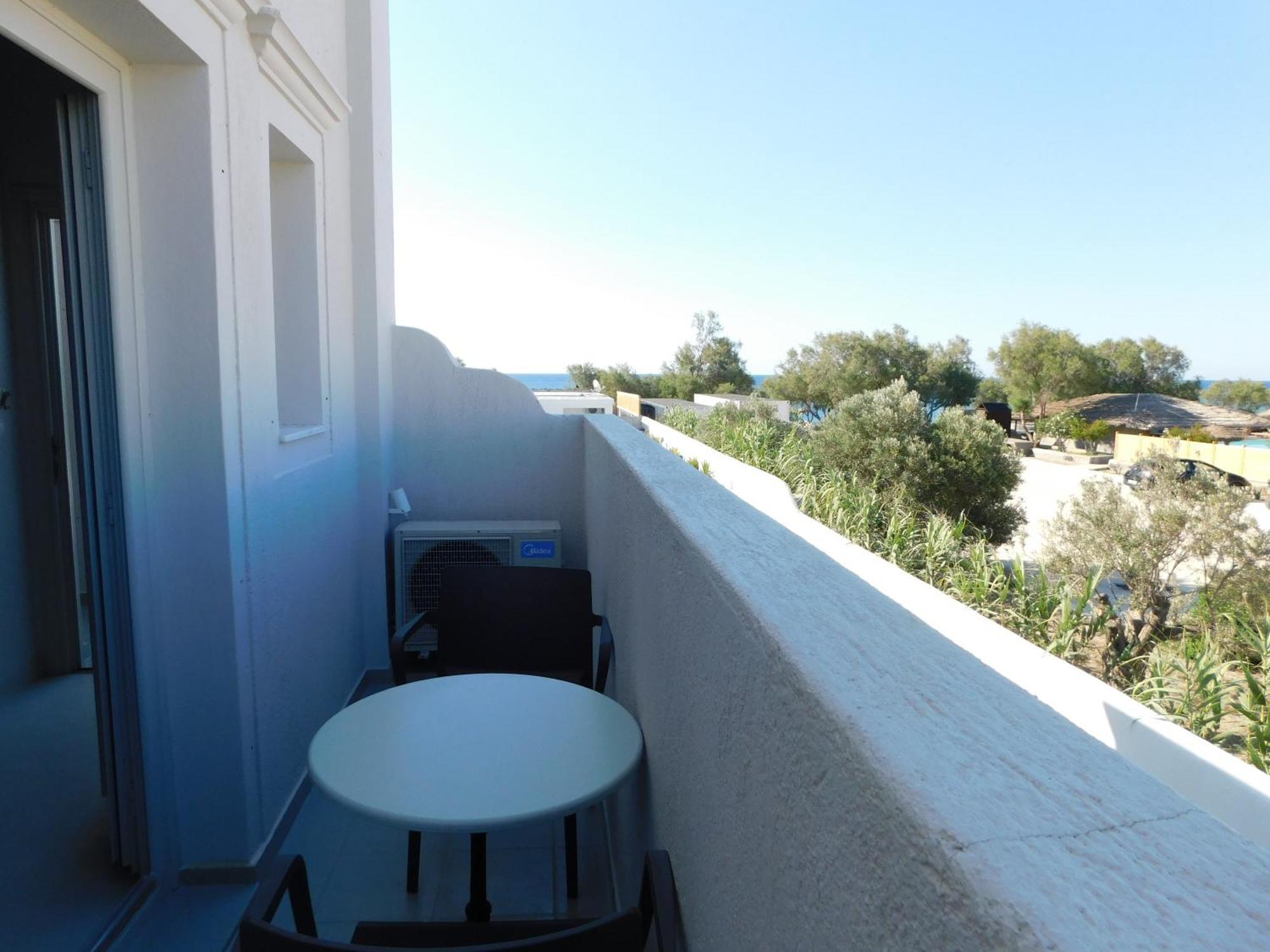 Perissa Beachfront Rooms 外观 照片