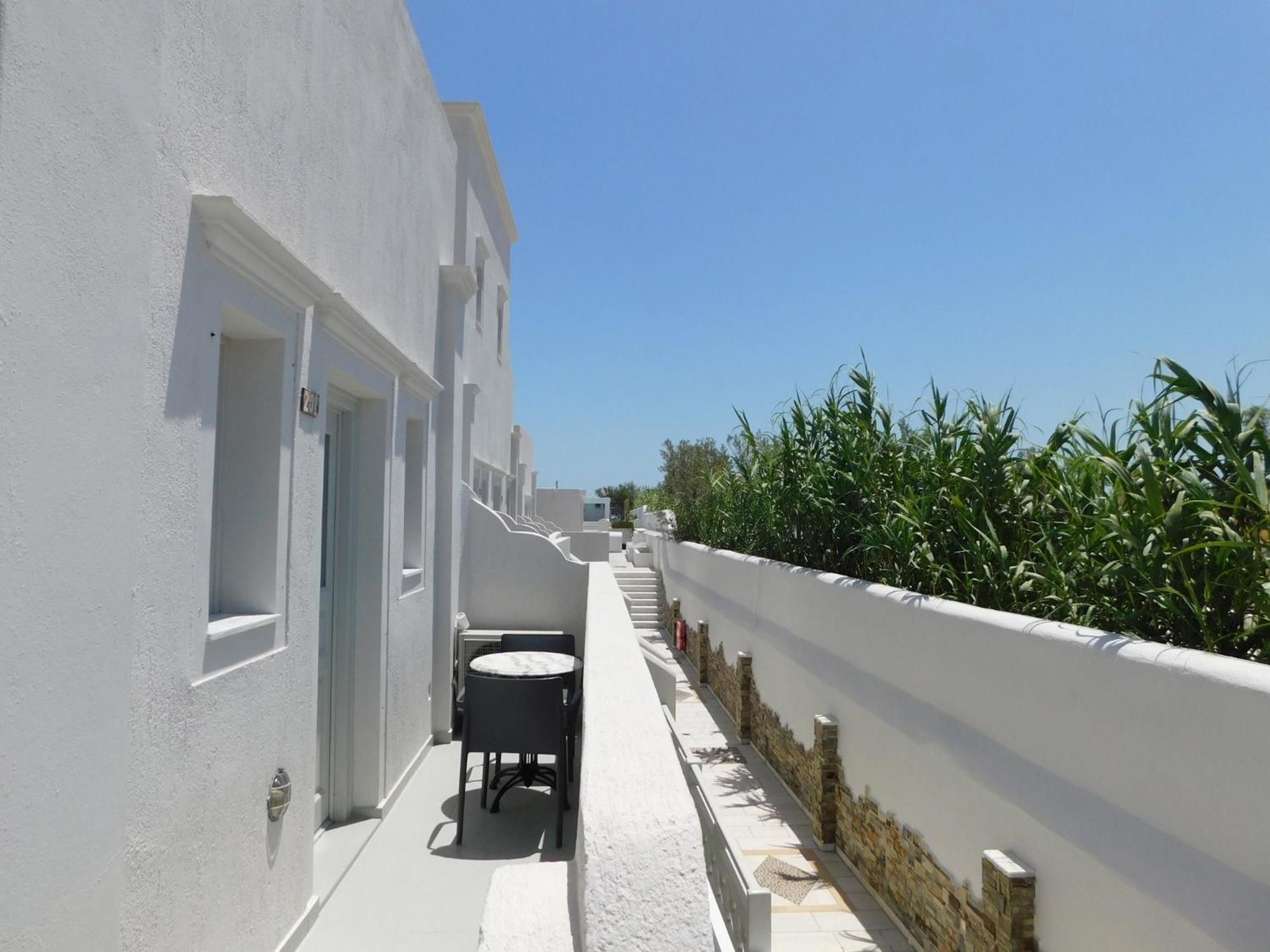 Perissa Beachfront Rooms 外观 照片